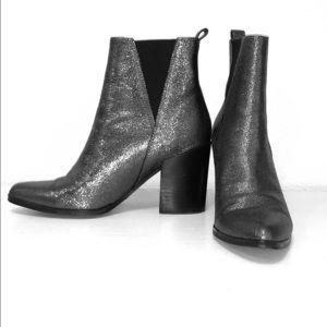 Metallic booties/boots silver